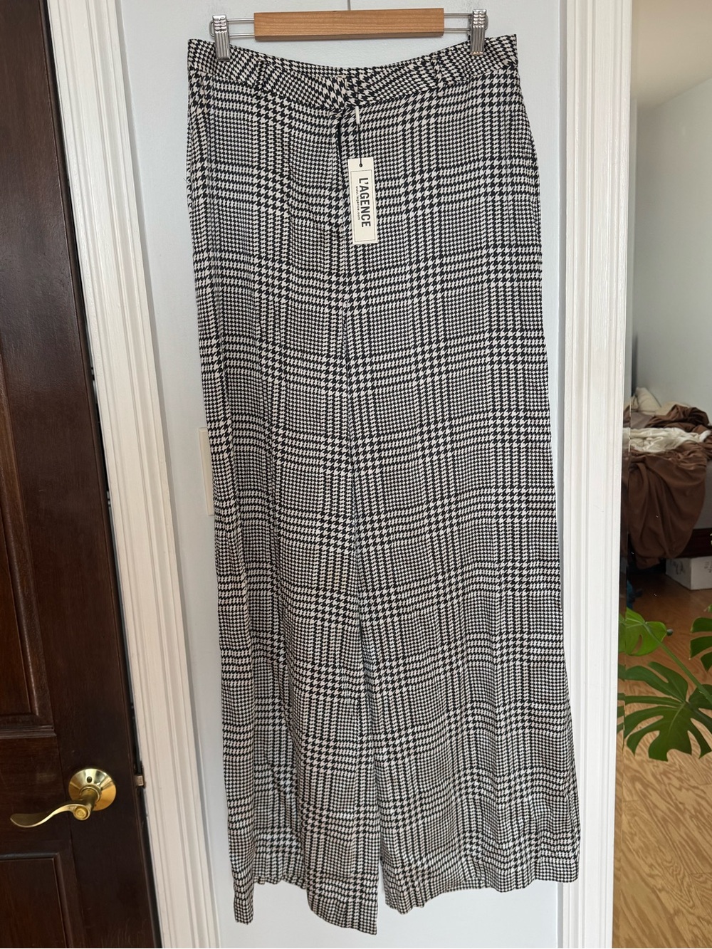 L'AGENCE Black & White Houndstooth Plaid Wide-Leg Pants in Size 10 - Picture 2 of 6